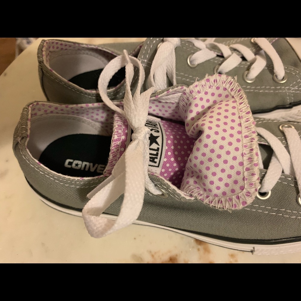 Grey converse with purple polka dot detailing - Picture 3 of 4